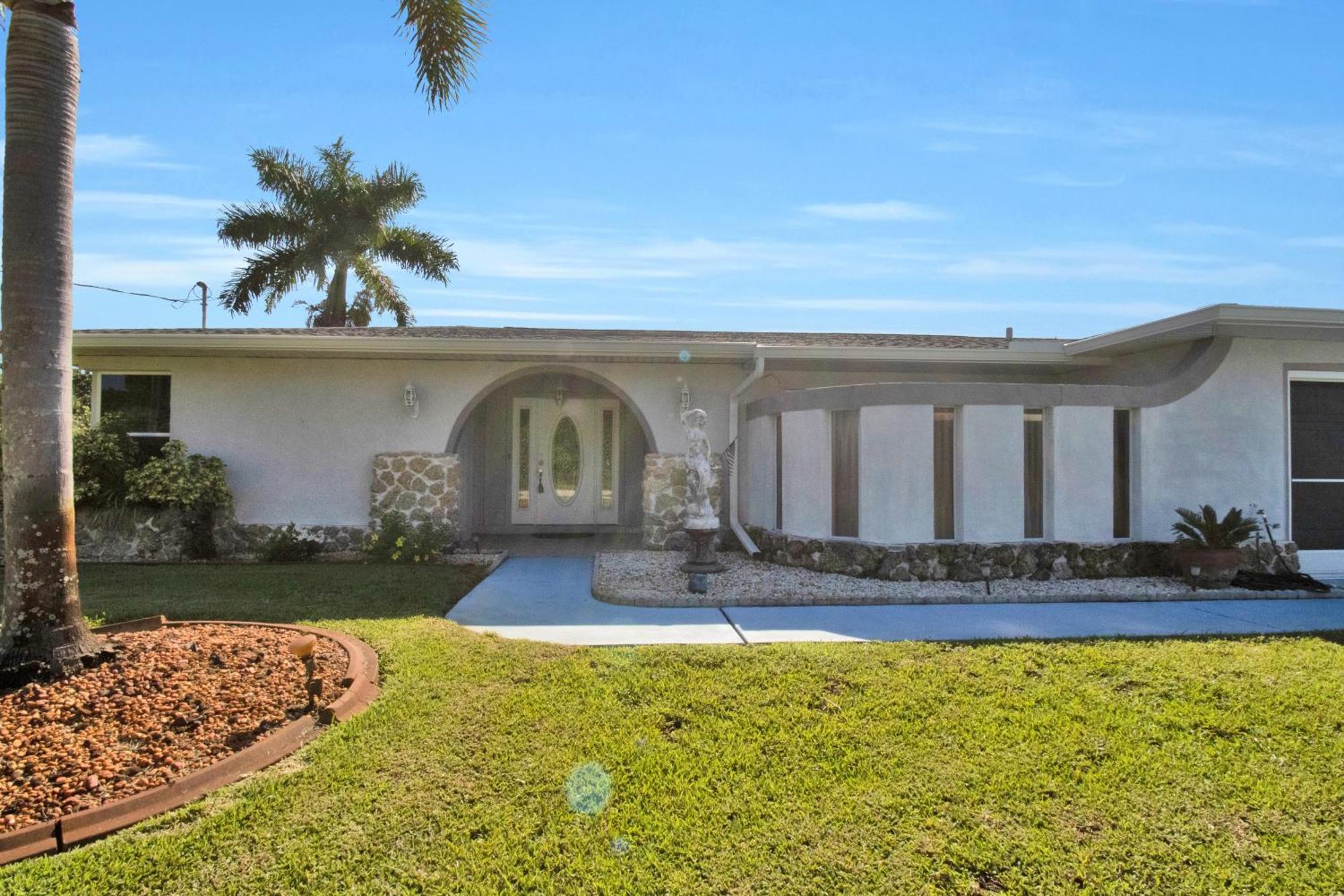 פורט שארלוט Pet Friendly Canal Front 3-Bedroom Grand Villa With Pool, Linai And Dock מראה חיצוני תמונה