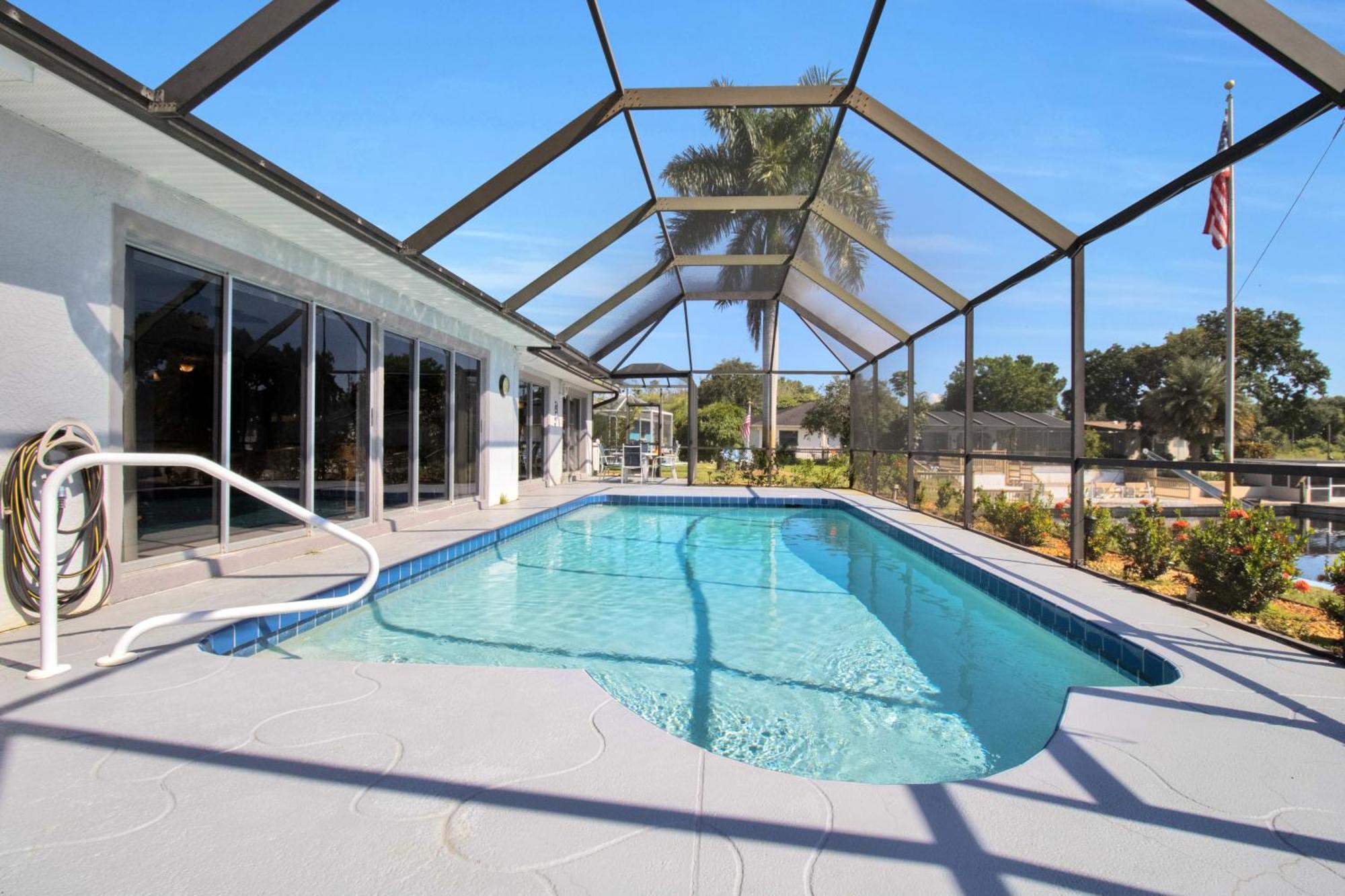 פורט שארלוט Pet Friendly Canal Front 3-Bedroom Grand Villa With Pool, Linai And Dock מראה חיצוני תמונה